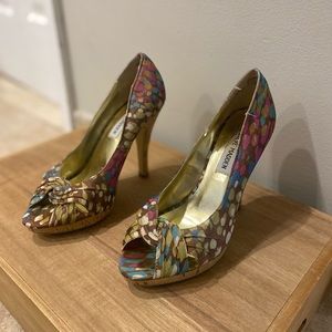 Steve Madden peep toe pumps